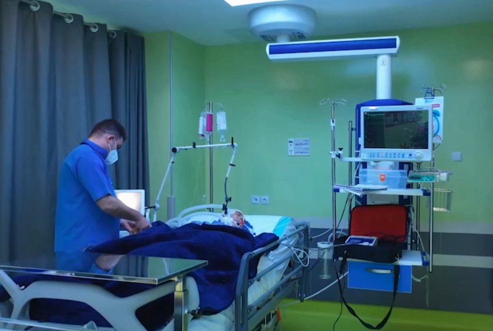 Adult Intensive Care Unit (ICU)
